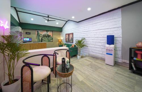Stage 1 Hotel | Olive Zip Indiranagar Metro by Embassy Group