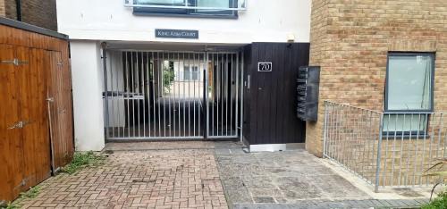 Lambeth House | Oliver Double Room