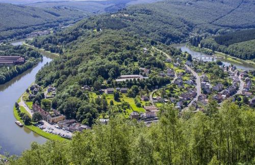 Bogny-sur-Meuse House | Olivine , Chaleureuse & cocooning