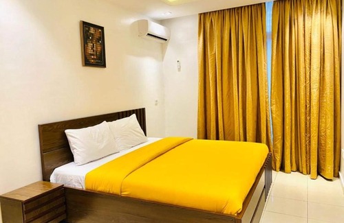 Ofin Apartment | OlliebeierArtApartment Charming recently refurbished three-bedroom apartment located in VI