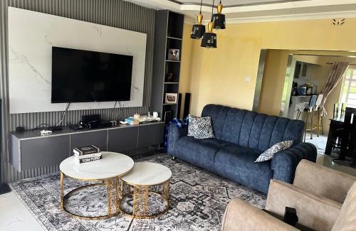 Maasai Mara House | OlTepesi HomeStay