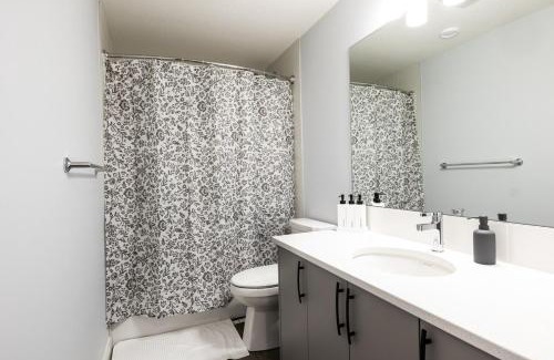 Calgary Apartment | Olympia Lodge 2 room Apartment