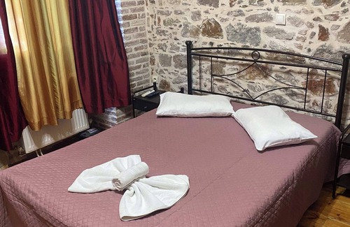 Mytilene Apartment | Olympias Mansion Double Room 101 Athines