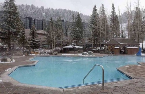 Olympic Valley Condo | Olympic Valley Resort: Ski In/Out King Bedroom