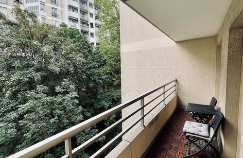 Quartier des Grandes-Carrieres Apartment | Olympics Special: Charming 3 Bedroom Apartment With Terrace for Rent Montmartre