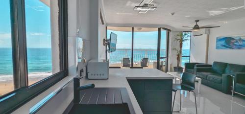 Surfers Paradise Apartment | Olympus Beachfront Apartments