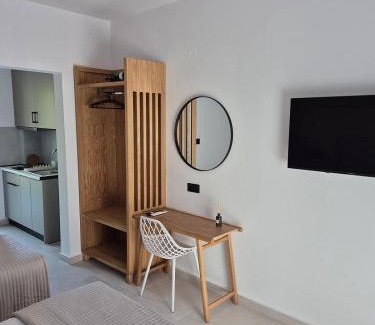 Paralia Pantaleimonos Apartment | Olympus Suites