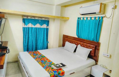 Kolkata House | Om Shanti Guest House-Near Ruby General Hospital & Science City