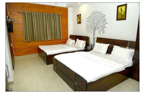 Kolhapur Hotel | Om Shree Yatri Niwas