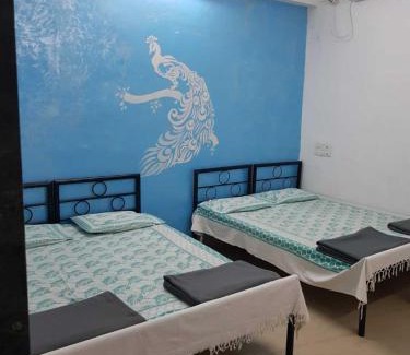 Kolhapur Hotel | Om Shree Yatri Niwas