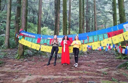 McLeod Ganj House | Om Yoga Ashram - 7 Days Yoga Meditation Retreat