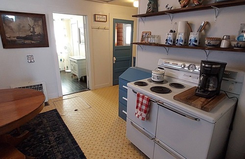 Red Lodge Cottage | Oma's 1890 Cottage with Hot Tub & Sauna in Red Lodge Montana
