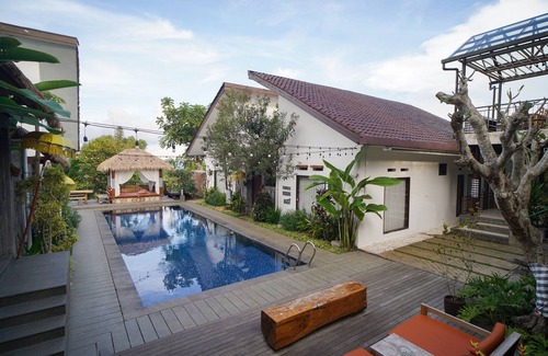 Parongpong Villa | Omah Angkul Angkul Villa