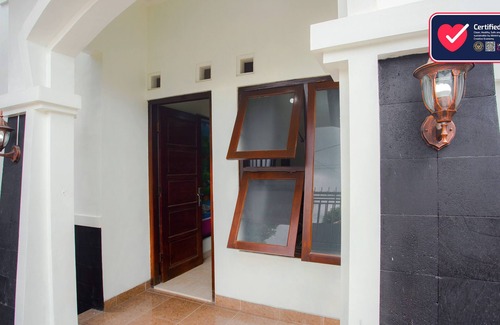 Yogyakarta House | Omah Eraai Homestay