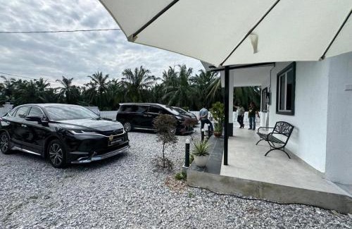 Sungai Besar Villa | Omah Kebun