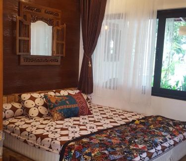 Dinoyo Villa | OMAH LUMUT Malang, Best Family Villa 3 Bedrooms Free Pool Kolam Renang