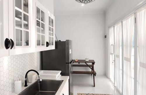 Banjarasri Hotel | Omah Putih Menoreh