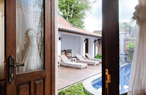Central Yogyakarta House | Omah Siliran Heritage