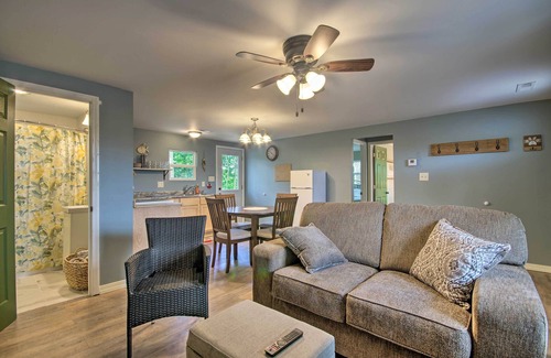 Omaha Condo | Omaha Apartment w/Yard - 15 Miles to Branson