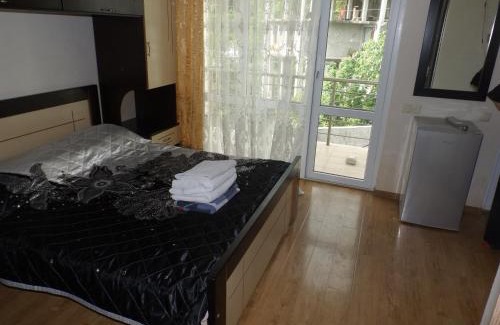 Sarpi House | Omari's house
