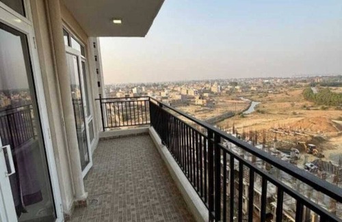 Naini Apartment | Omaxe 3-bedroom apartment near Kumbh Mela and Sangam