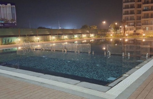 Naini Apartment | Omaxe 3-bedroom apartment near Kumbh Mela and Sangam