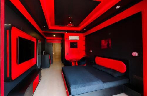 Mohangarh Apartment | Omaxe Hazratganj- Healing Staytion- Lucknow
