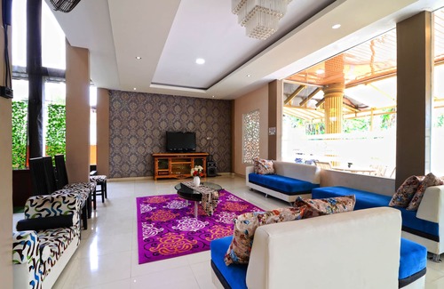 Cibinong House | Ombey Guest House