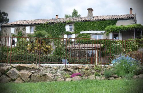Ailhon House | Ombre Bleue Du Figuier, Ailhon