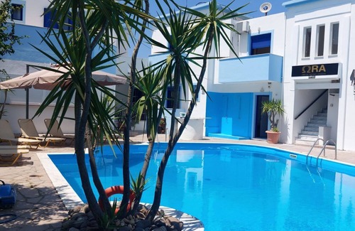 Anaxos Apartment | Omega Rooms Anaxos family run apartments with pool just 400m to the beach