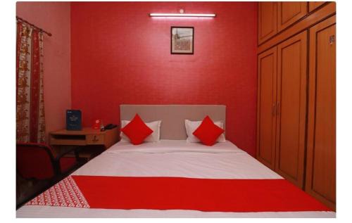 Patia Hotel | Omm Sai Plaza Near Infocity by Mor Services