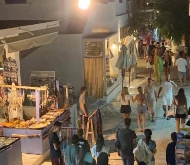 Antiparos House | Omma, la Main Street suite