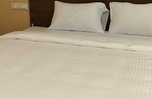 Kelambakkam Hotel | OMR GRAND INN
