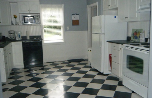 Mahone Bay Cottage | On a quiet, narrow Lane walking distance to all amenities