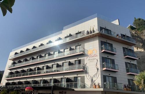 Almunecar Hotel | ON ALETA ROOM designed for adults