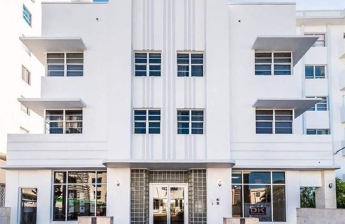 South of Fifth Condo | On Beach - 3rd/Ocean - Direct Ocean View and Access - Pool