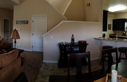 Poncha Springs House | On Bike Path, Walk to Coffee/Brewery, Room For Your Family, BBQ Grill on Porch
