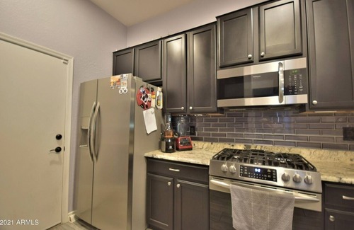Paradise Valley Village House | on cave creek next to black mountain city view balcony hiking 4b 3 ba townhouse