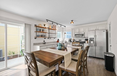 Ottawa House | On Cloud Wine | 3 Bed, 2.5 Bath