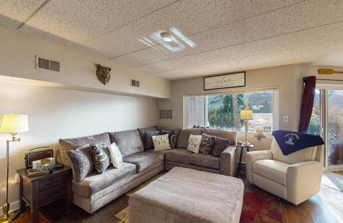 Lake Harmony Apartment | On Lake Time