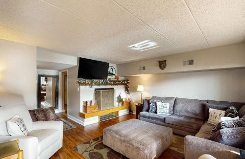 Lake Harmony Apartment | On Lake Time