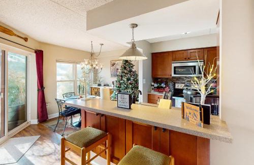 Lake Harmony Apartment | On Lake Time