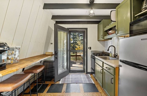 Lead Cabin | On Mountain Time Retreat