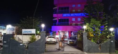 Murud Bed & Breakfast | On point plaza