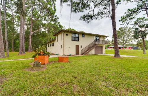 Seminole Apartment | On-Site Pond Sleek Largo Studio Less Than 7 Mi to Beach!
