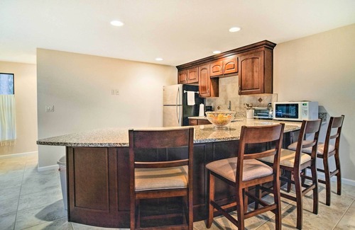 Seminole Apartment | On-Site Pond: Sleek Largo Studio < 7 Mi to Beach!