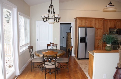 Cotter House | On the banks of the White River with beautiful views and the best fishing area