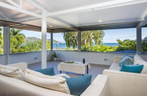 Horseshoe Bay House | On the Beach