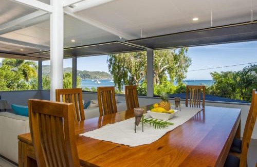 Horseshoe Bay House | On the Beach