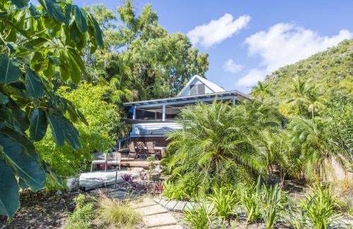 Horseshoe Bay House | On the Beach